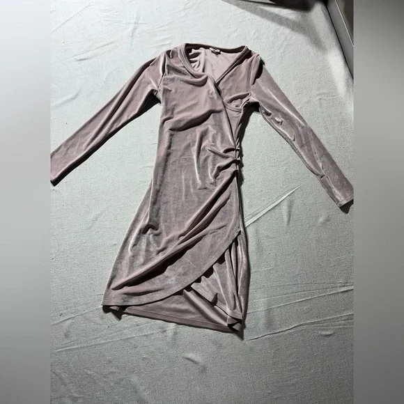 Aritzia Wilfred Free Klum Blush Pink Velvet Faux Wrap Longsleeve Dress large - Picture 4 of 15